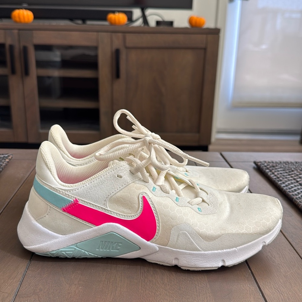Nike Legend Essential 2 Shoes